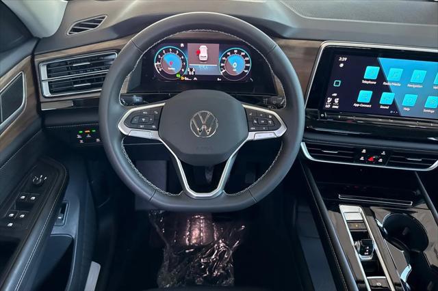 2026 Volkswagen Atlas SE with Technology