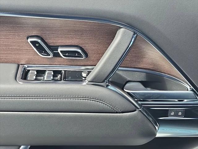 2026 Land Rover Range Rover P400 SE 7 Seat