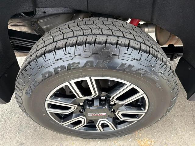 2023 GMC Sierra 2500HD 4WD Crew Cab Standard Bed AT4