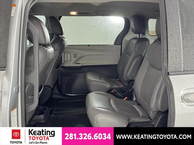 2023 Toyota Sienna LE