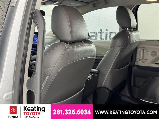 2023 Toyota Sienna LE
