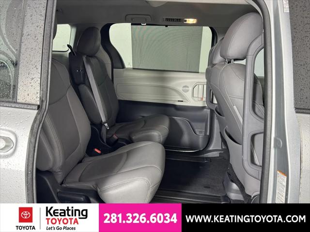 2023 Toyota Sienna LE