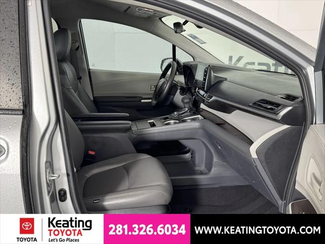 2023 Toyota Sienna LE