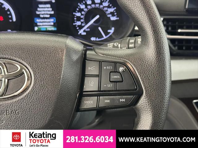 2023 Toyota Sienna LE
