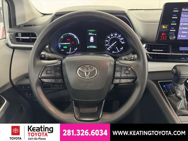 2023 Toyota Sienna LE