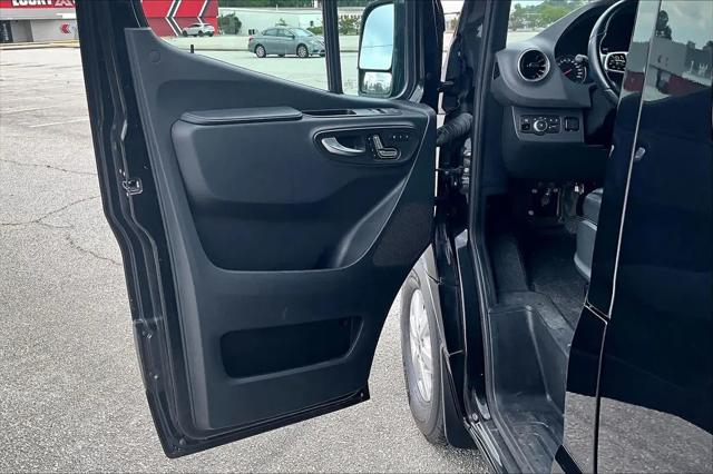 2022 Mercedes-Benz Sprinter 2500 Standard Roof V6