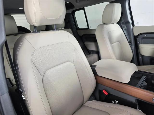 2024 Land Rover Defender 110 P300