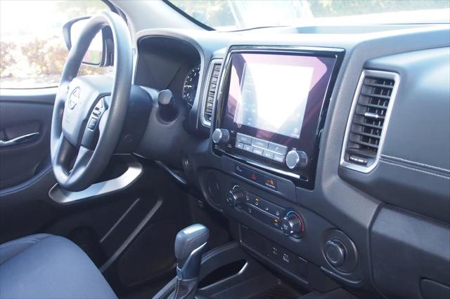 2023 Nissan Frontier Crew Cab SV 4x2