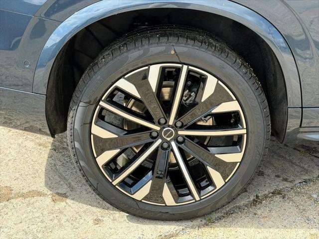 2026 Volvo XC90 Ultra Dark Theme, B6 AWD Gas (mild hybrid), Gasoline, 6 Seats