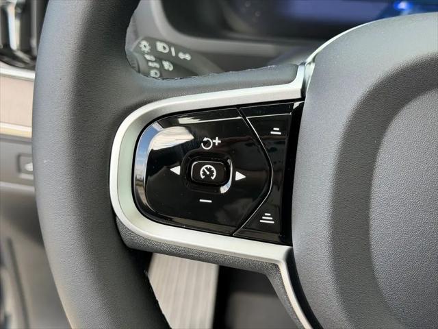 2026 Volvo XC90 Ultra Dark Theme, B6 AWD Gas (mild hybrid), Gasoline, 6 Seats