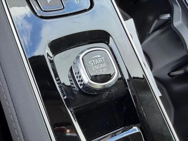 2026 Volvo XC90 Ultra Dark Theme, B6 AWD Gas (mild hybrid), Gasoline, 6 Seats