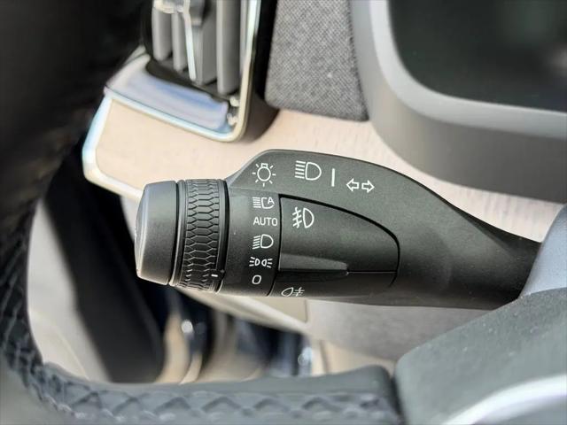 2026 Volvo XC90 Ultra Dark Theme, B6 AWD Gas (mild hybrid), Gasoline, 6 Seats
