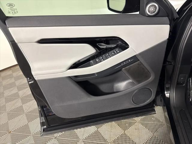 2025 Land Rover Range Rover Evoque Core S