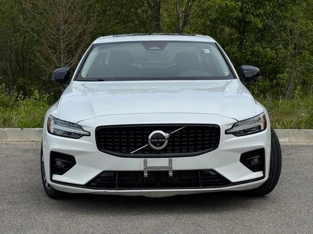 2024 Volvo S60 B5 Plus Dark Theme