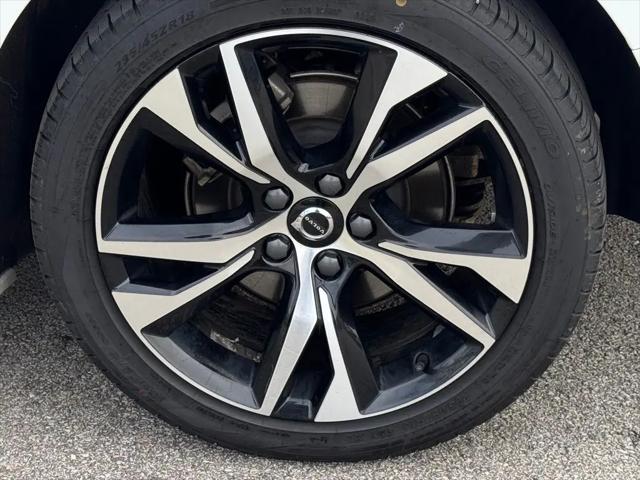 2024 Volvo S60 B5 Plus Dark Theme