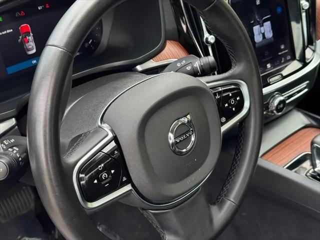 2024 Volvo S60 B5 Plus Dark Theme