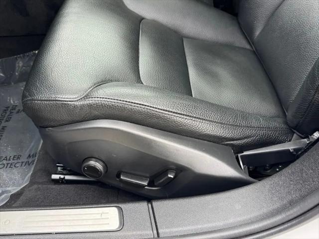 2024 Volvo S60 B5 Plus Dark Theme