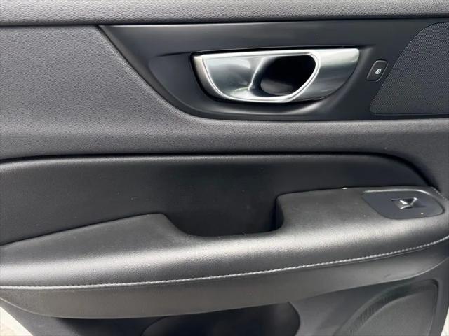 2024 Volvo S60 B5 Plus Dark Theme