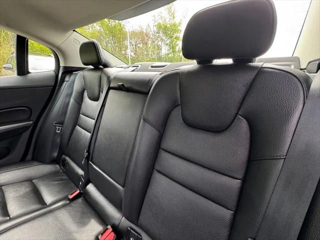2024 Volvo S60 B5 Plus Dark Theme