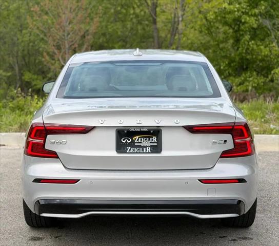 2024 Volvo S60 B5 Plus Dark Theme