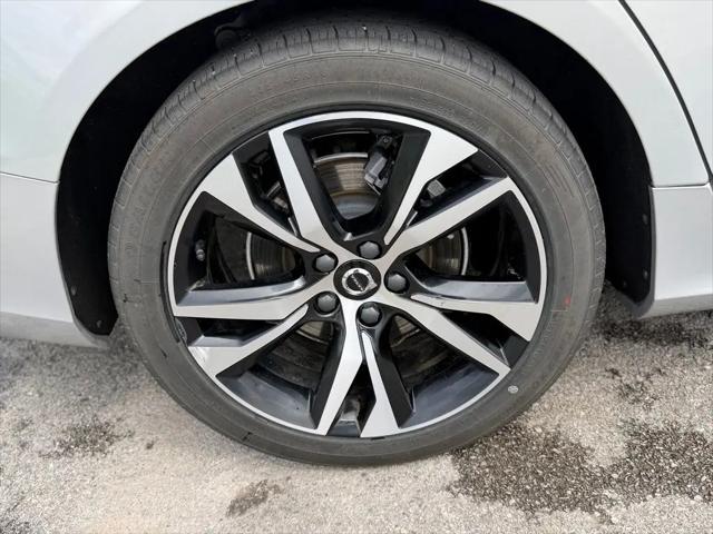 2024 Volvo S60 B5 Plus Dark Theme