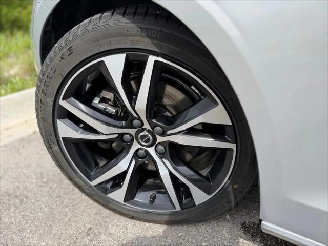 2024 Volvo S60 B5 Plus Dark Theme