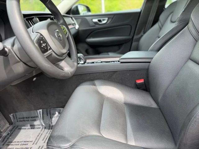 2024 Volvo S60 B5 Plus Dark Theme