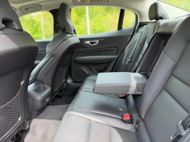 2024 Volvo S60 B5 Plus Dark Theme