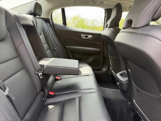 2024 Volvo S60 B5 Plus Dark Theme