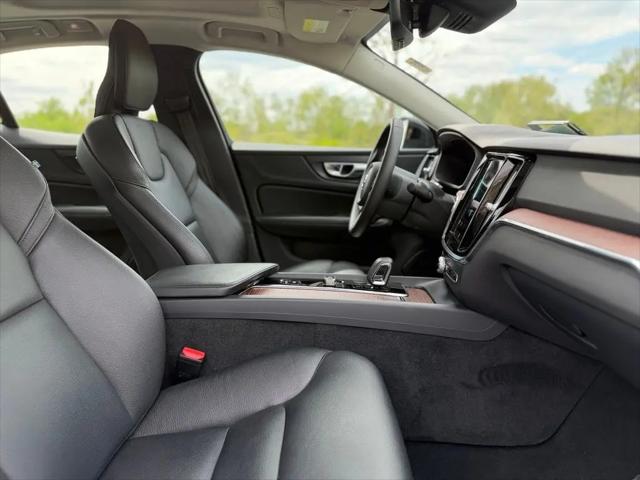 2024 Volvo S60 B5 Plus Dark Theme
