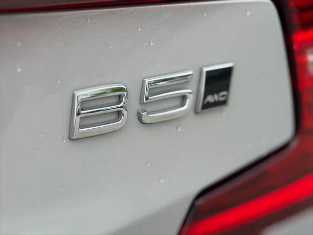 2024 Volvo S60 B5 Plus Dark Theme