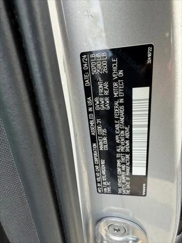 2024 Volvo S60 B5 Plus Dark Theme