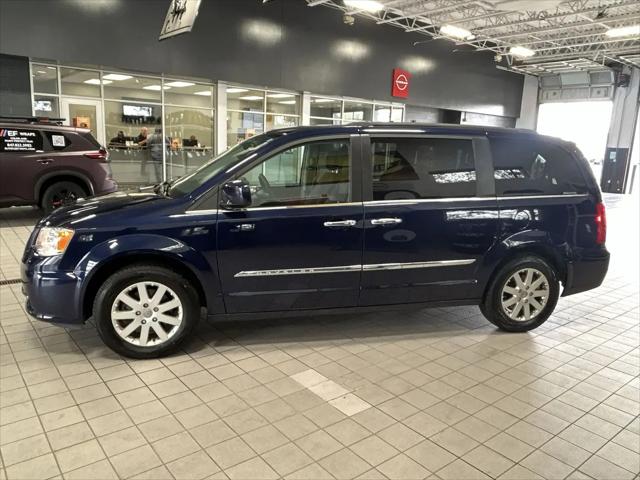 2016 Chrysler Town & Country Touring