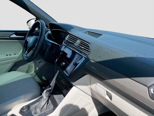 2022 Volkswagen Tiguan 2.0T SE R-Line Black