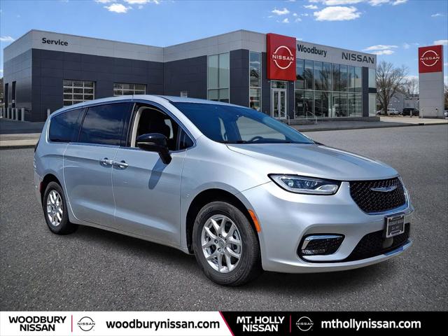 2024 Chrysler Pacifica Touring L for sale in Woodbury, NJ