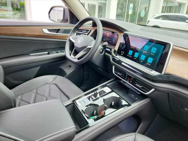 2026 Volkswagen Atlas SE with Technology