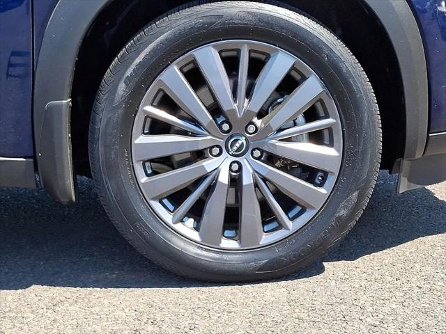 2023 Nissan Pathfinder SL 4WD