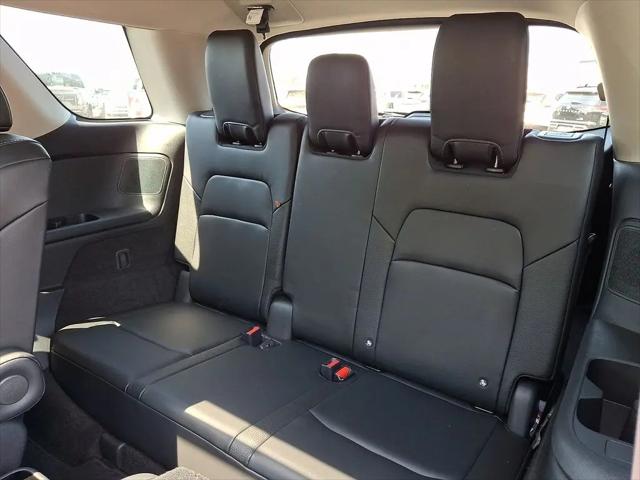 2023 Nissan Pathfinder SL 4WD