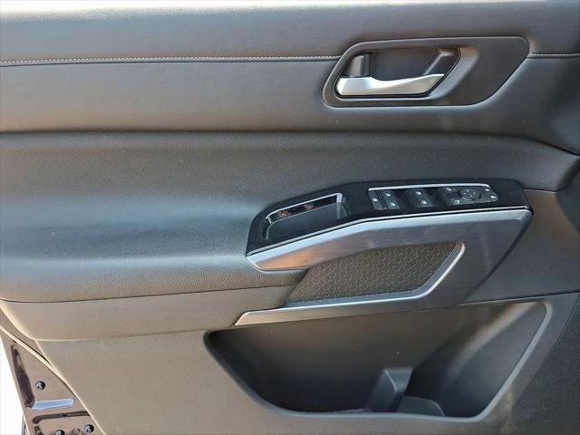 2023 Nissan Pathfinder SL 4WD