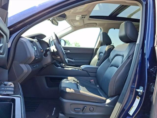 2023 Nissan Pathfinder SL 4WD