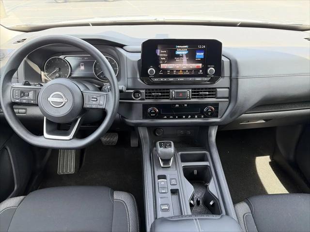 2025 Nissan Pathfinder S FWD
