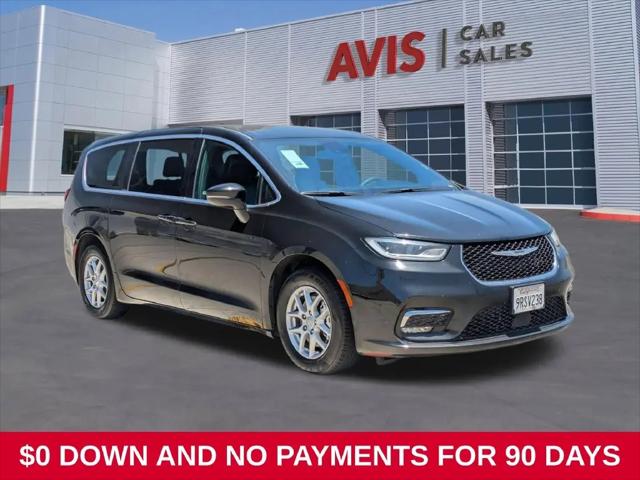 2025 Chrysler Pacifica Select
