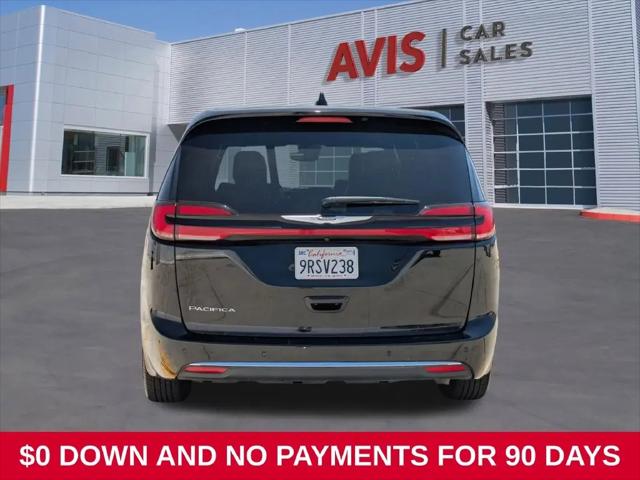 2025 Chrysler Pacifica Select