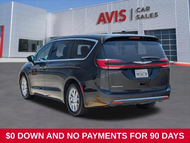 2025 Chrysler Pacifica Select