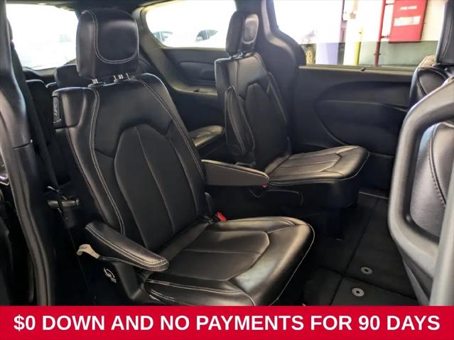 2025 Chrysler Pacifica Select