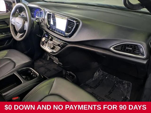 2025 Chrysler Pacifica Select