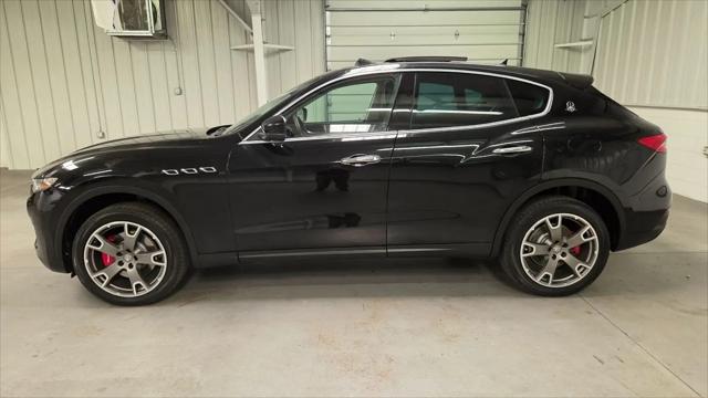 2017 Maserati Levante Standard