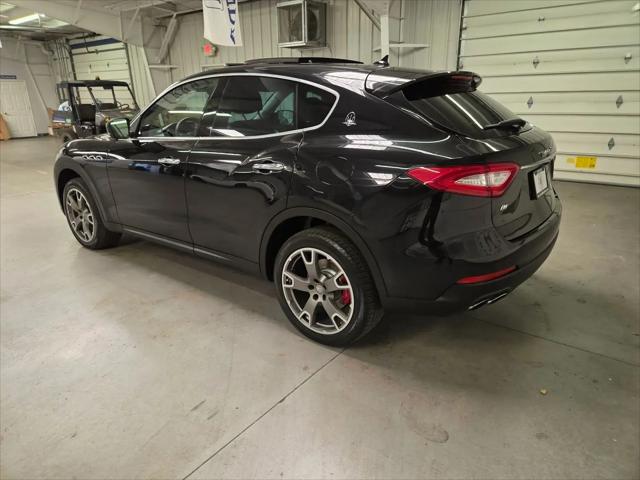 2017 Maserati Levante Standard