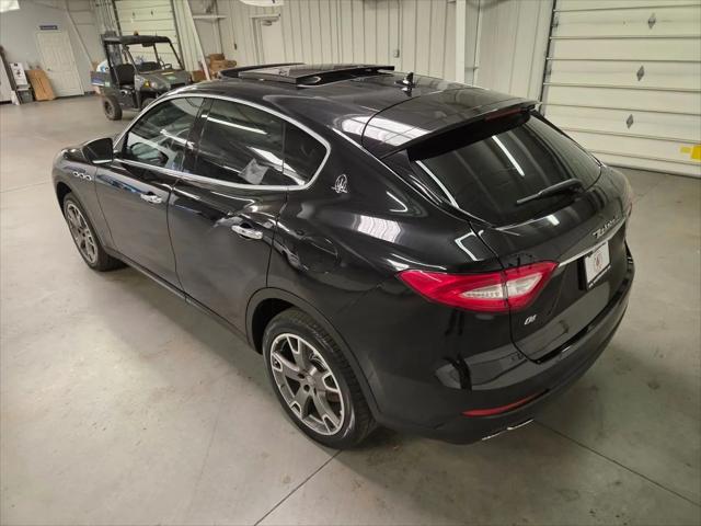 2017 Maserati Levante Standard