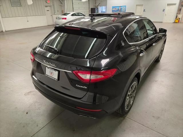 2017 Maserati Levante Standard